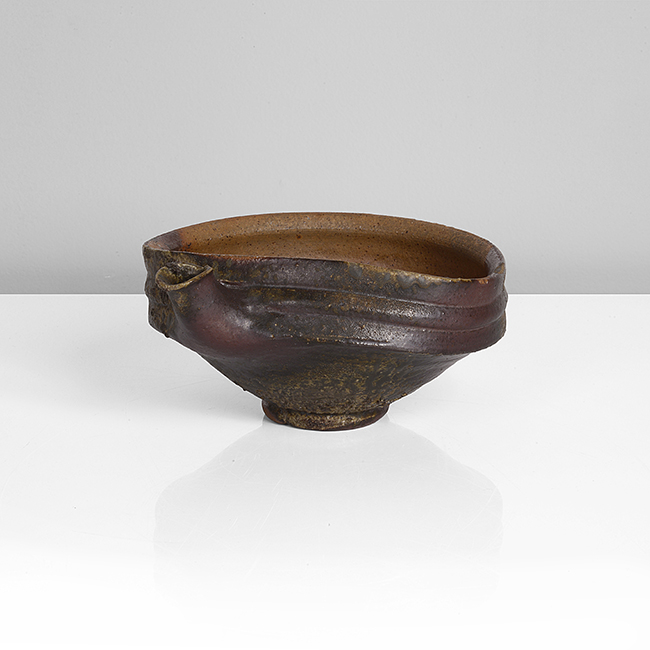 A Bizen Pourer made by Hamada Shuroku offered at auction with Maak