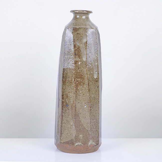 A stoneware vase made by Murata Gen sold at auction by Maak